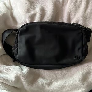 Everywhere Belt Bag Black